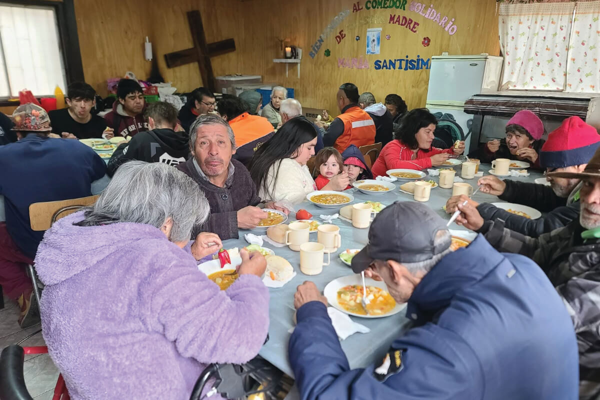 Solidarity dining at San Matias parish, Chile